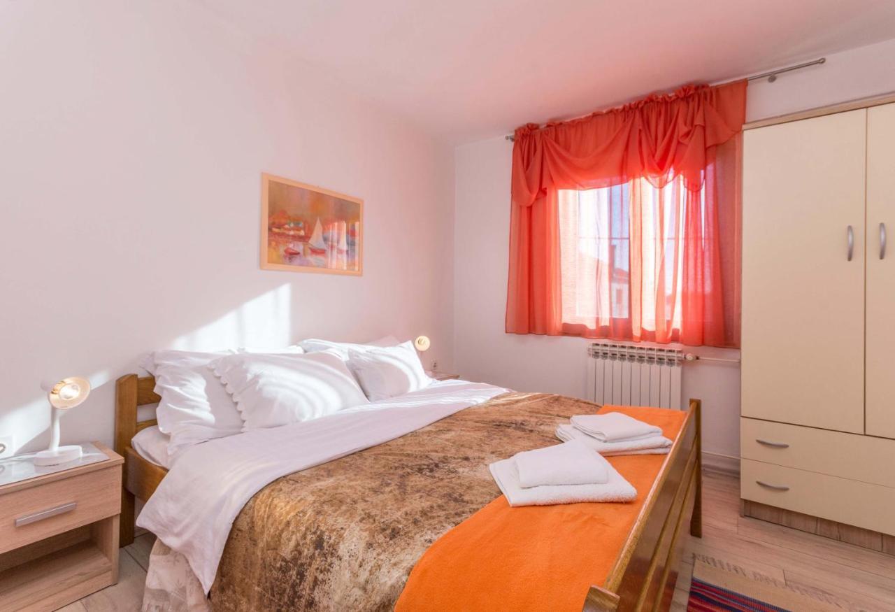 Ferienwohnung Savic Biograd Weißenburg Exterior foto